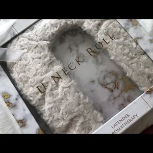 BRAND NEW!!! U-Neck Roll Lavendar Aromatherapy